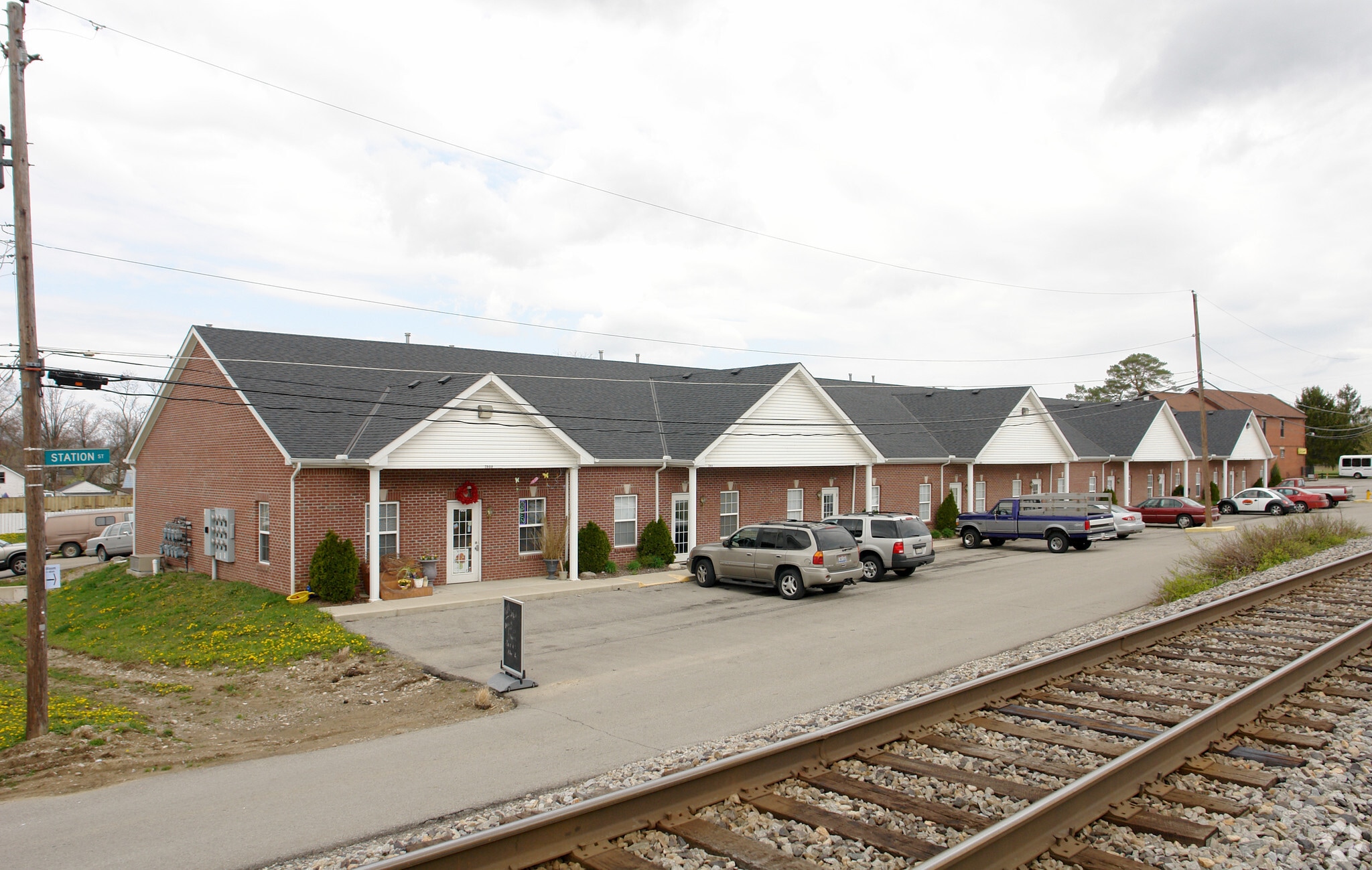 7909-7925 Station St, Columbus, OH for Rent