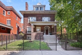Chicago, IL Specialty - 1036 E Hyde Park Blvd