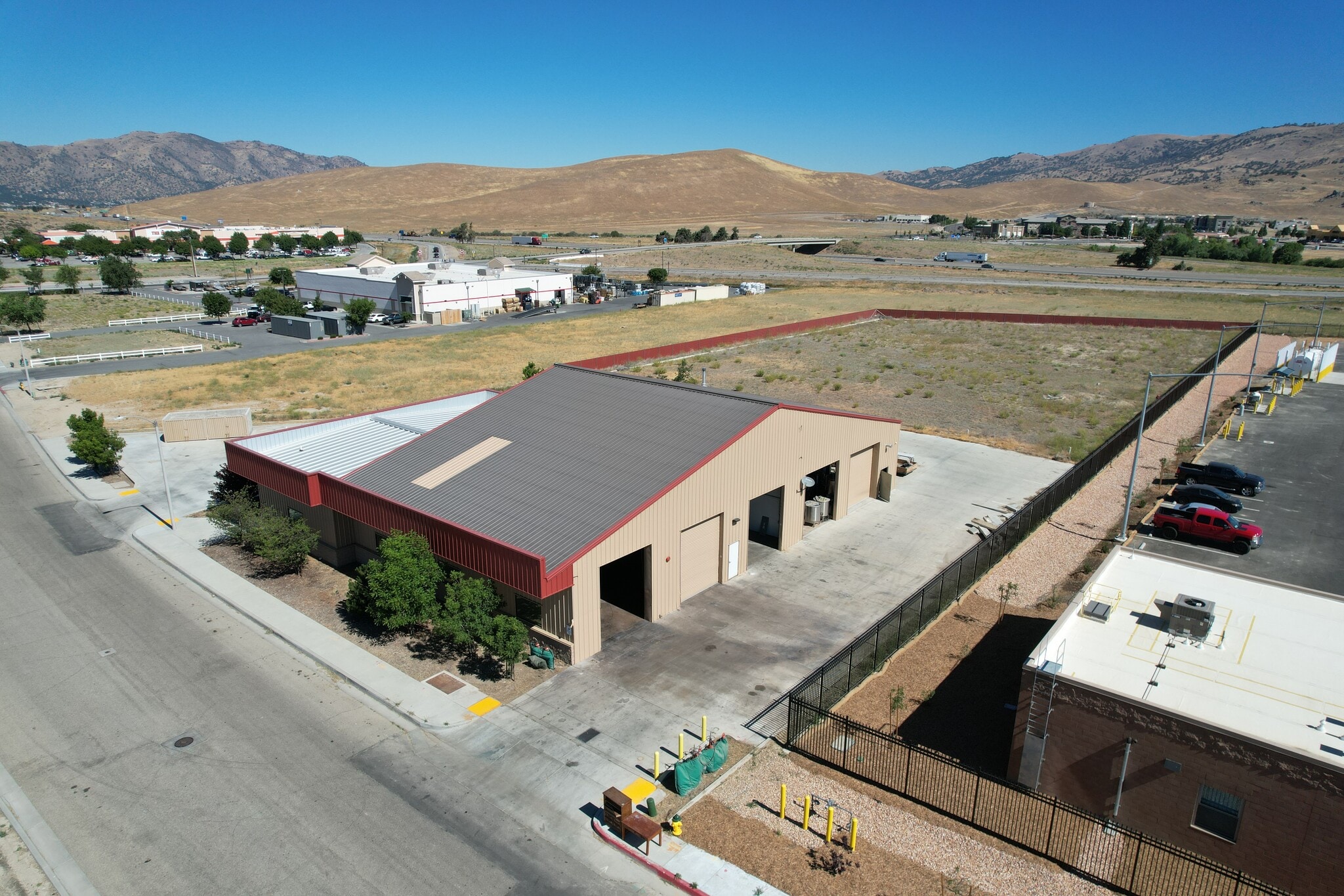 325 N Industrial Pky, Tehachapi, CA for Sale