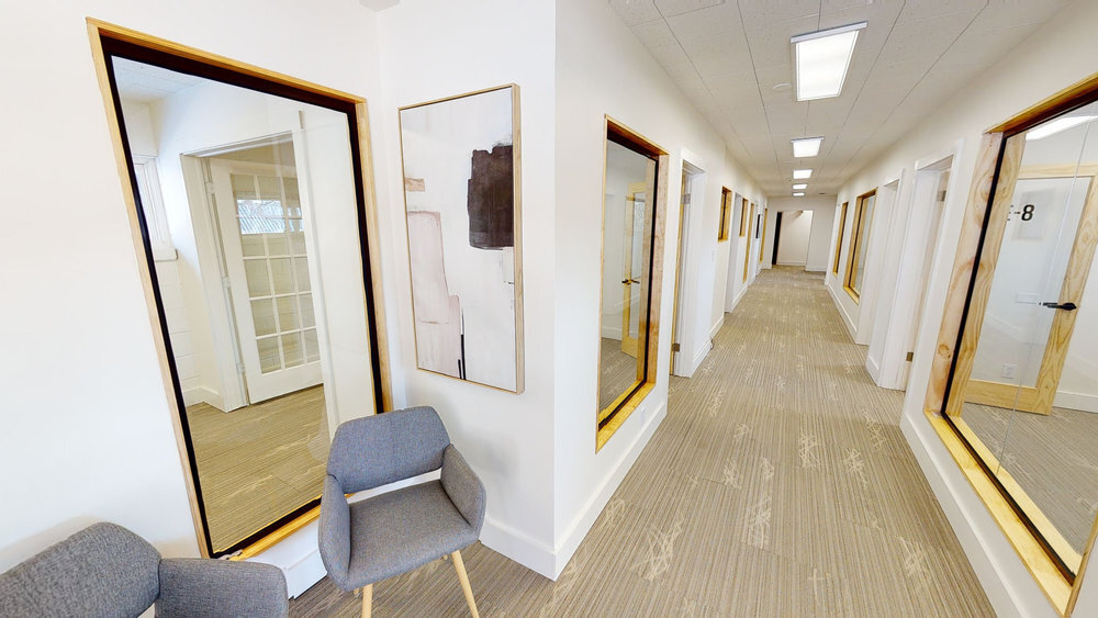 6155 Oak St, Kansas City, MO for Rent