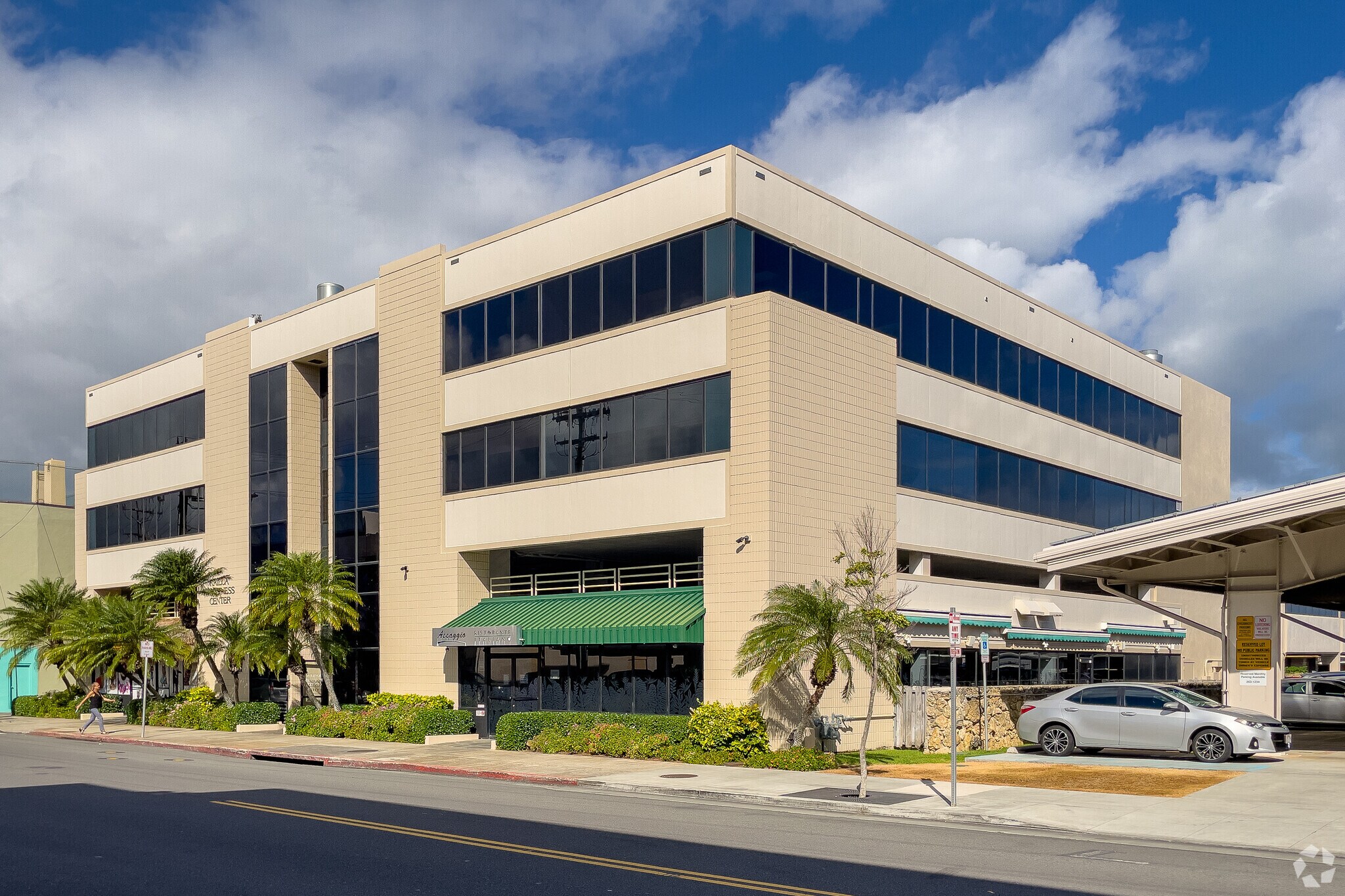 354 Uluniu St, Kailua, HI for Rent