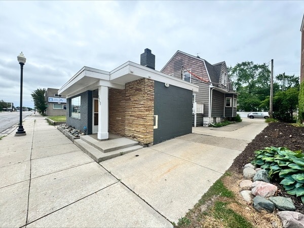 520-522 E Eleven Mile Rd, Royal Oak, MI for Sale