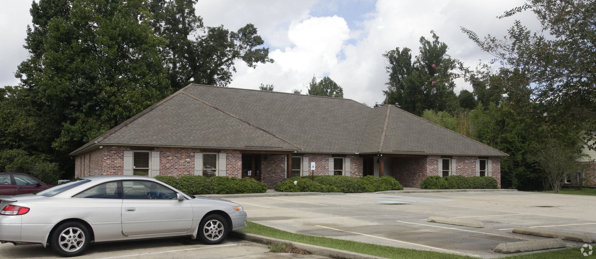 10512 N Glenstone Ct, Baton Rouge, LA for Rent