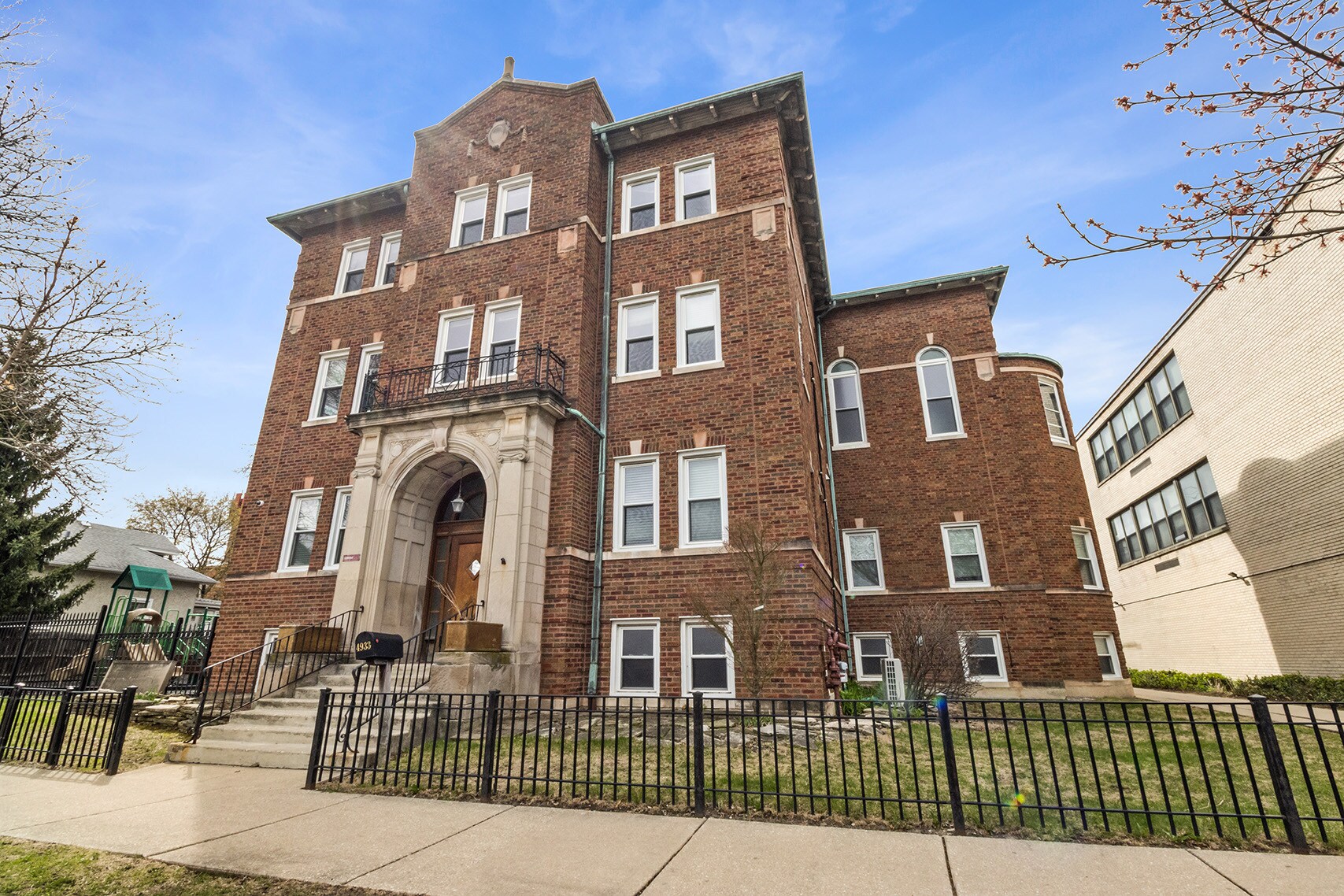 4925-4933 W Patterson Ave, Chicago, IL for Sale