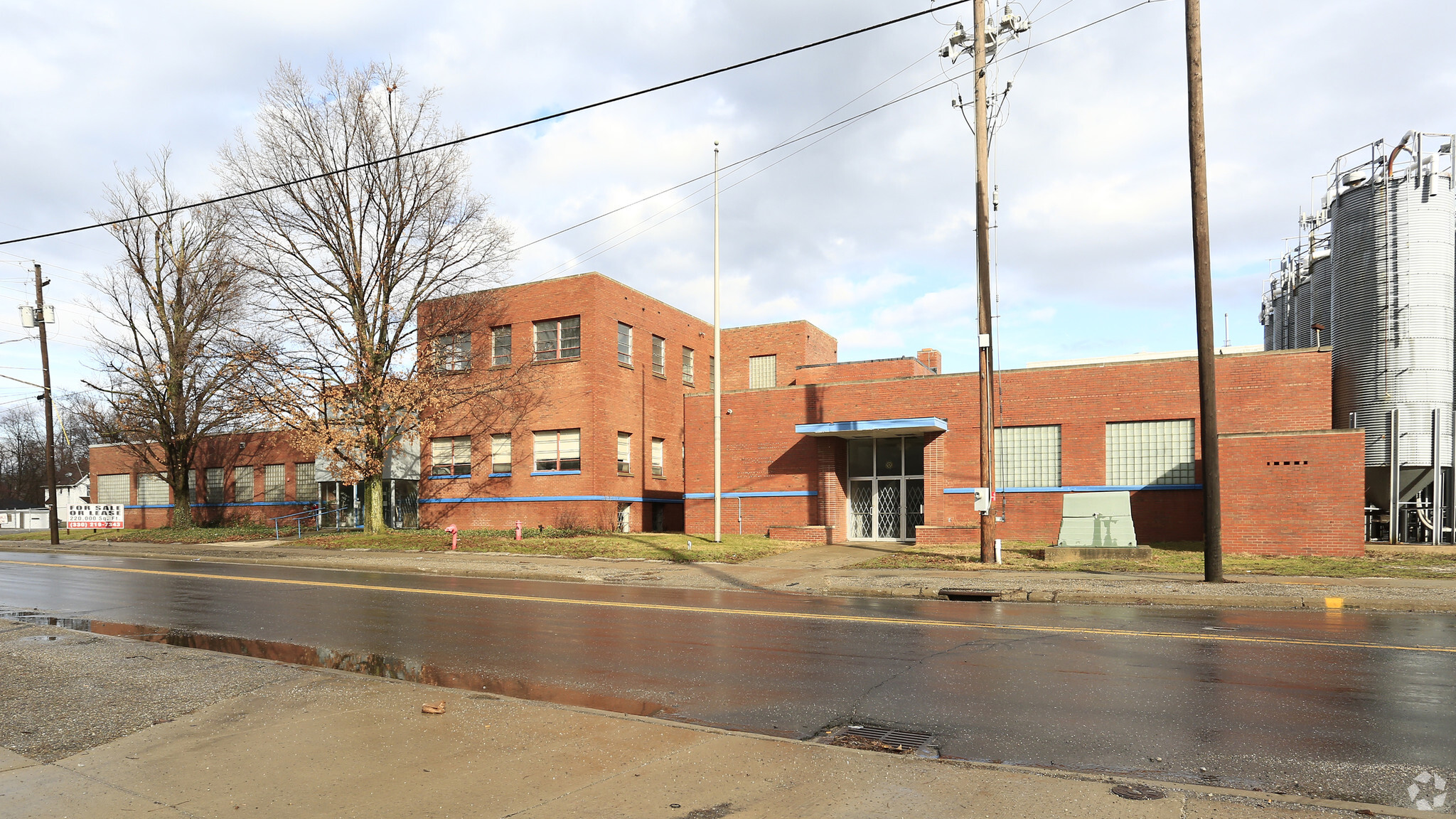 1052 Mahoning Ave, Warren, OH for Rent
