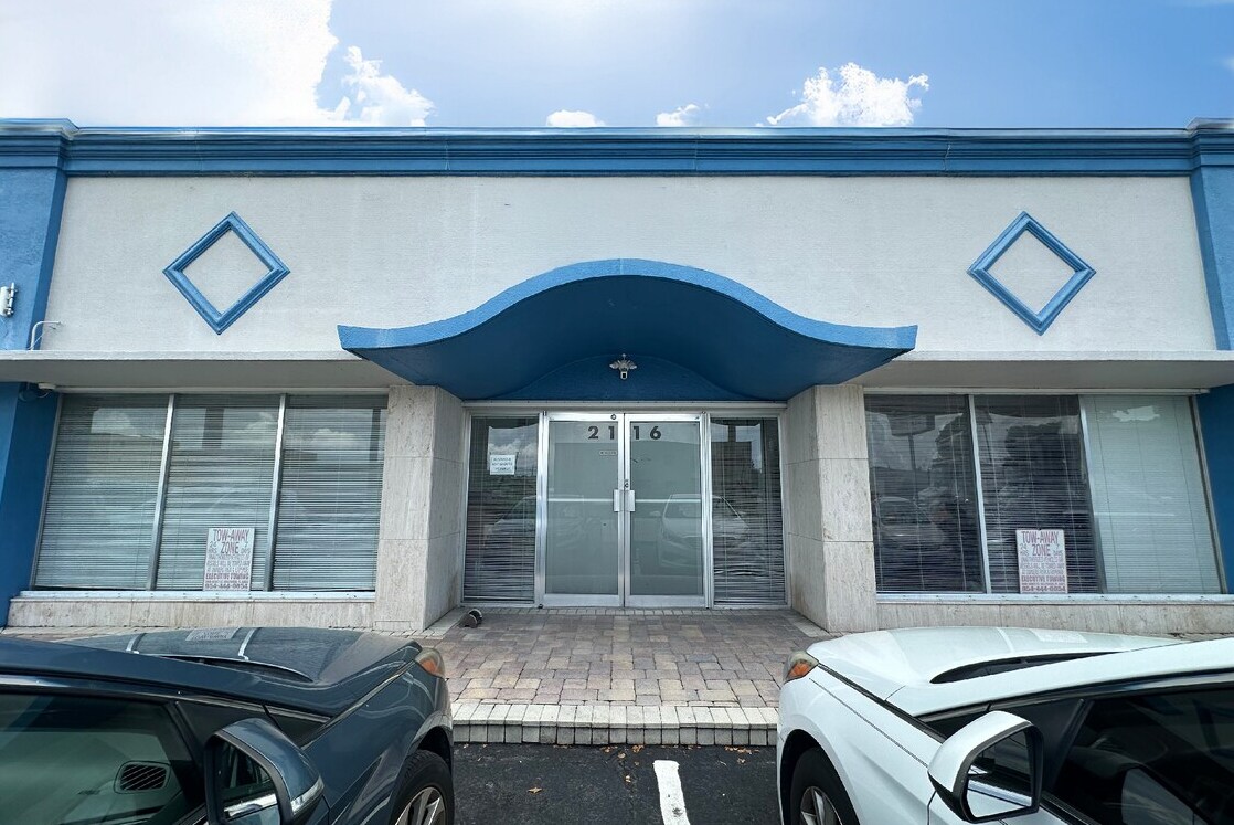 2116 N Dixie Hwy, Hollywood, FL for Rent