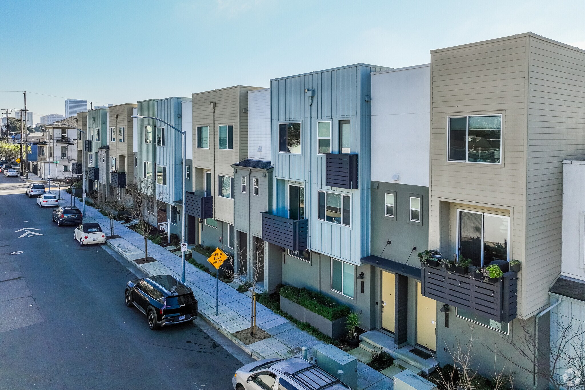 990 W Grand Ave, Oakland, CA for Sale