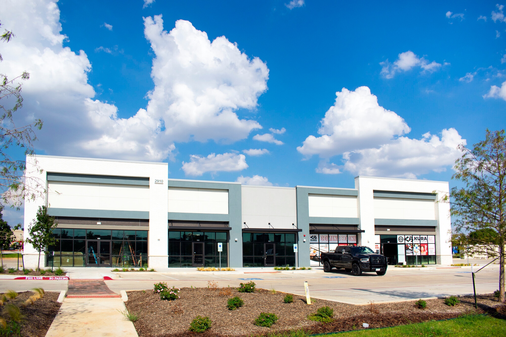 2910 Rio Grande Blvd Euless, TX 76039 Retail Property for Sale on