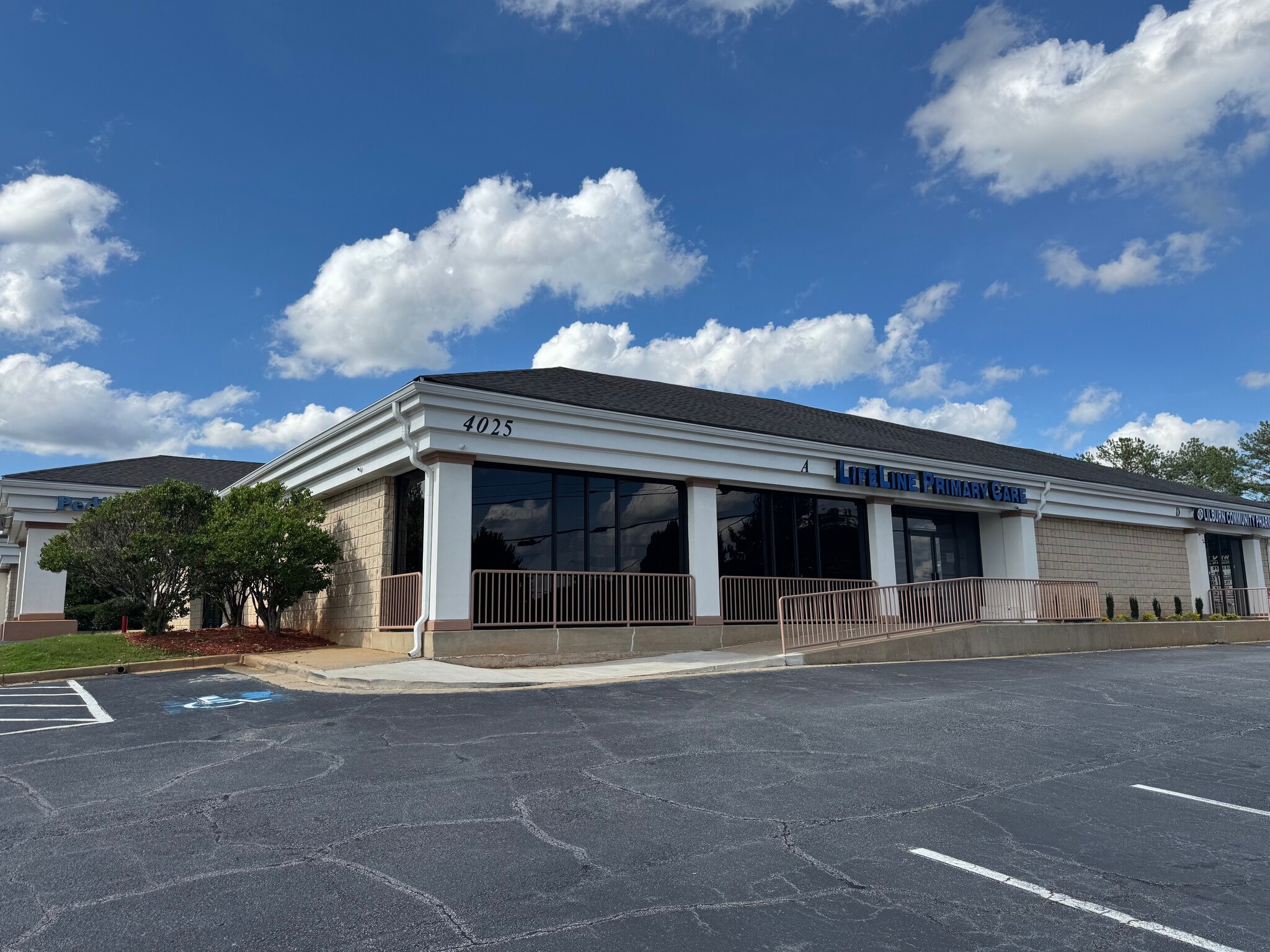 4025 Lawrenceville Hwy, Lilburn, GA for Rent