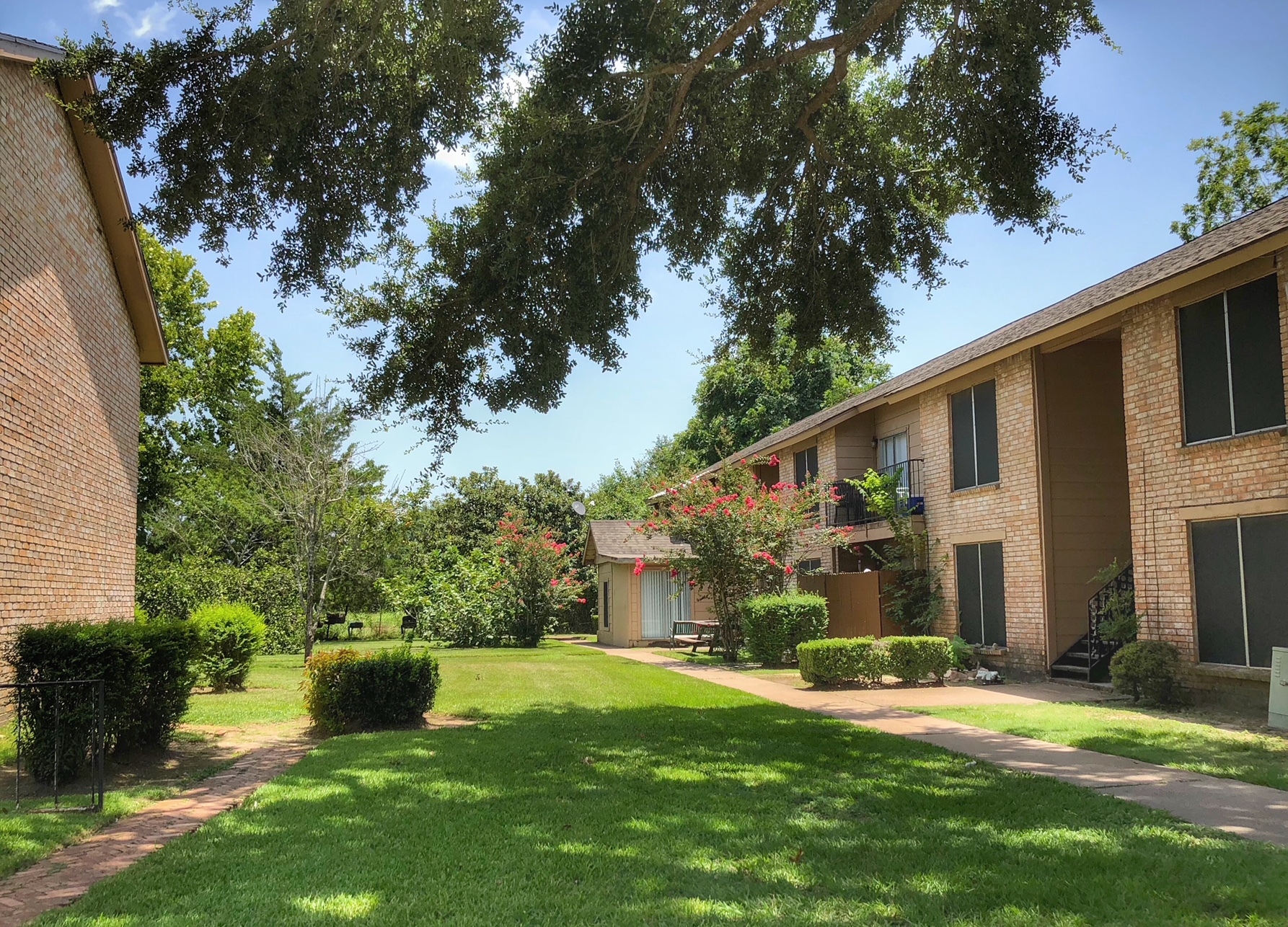 1905 Jephson Ln, Alvin, TX for Sale