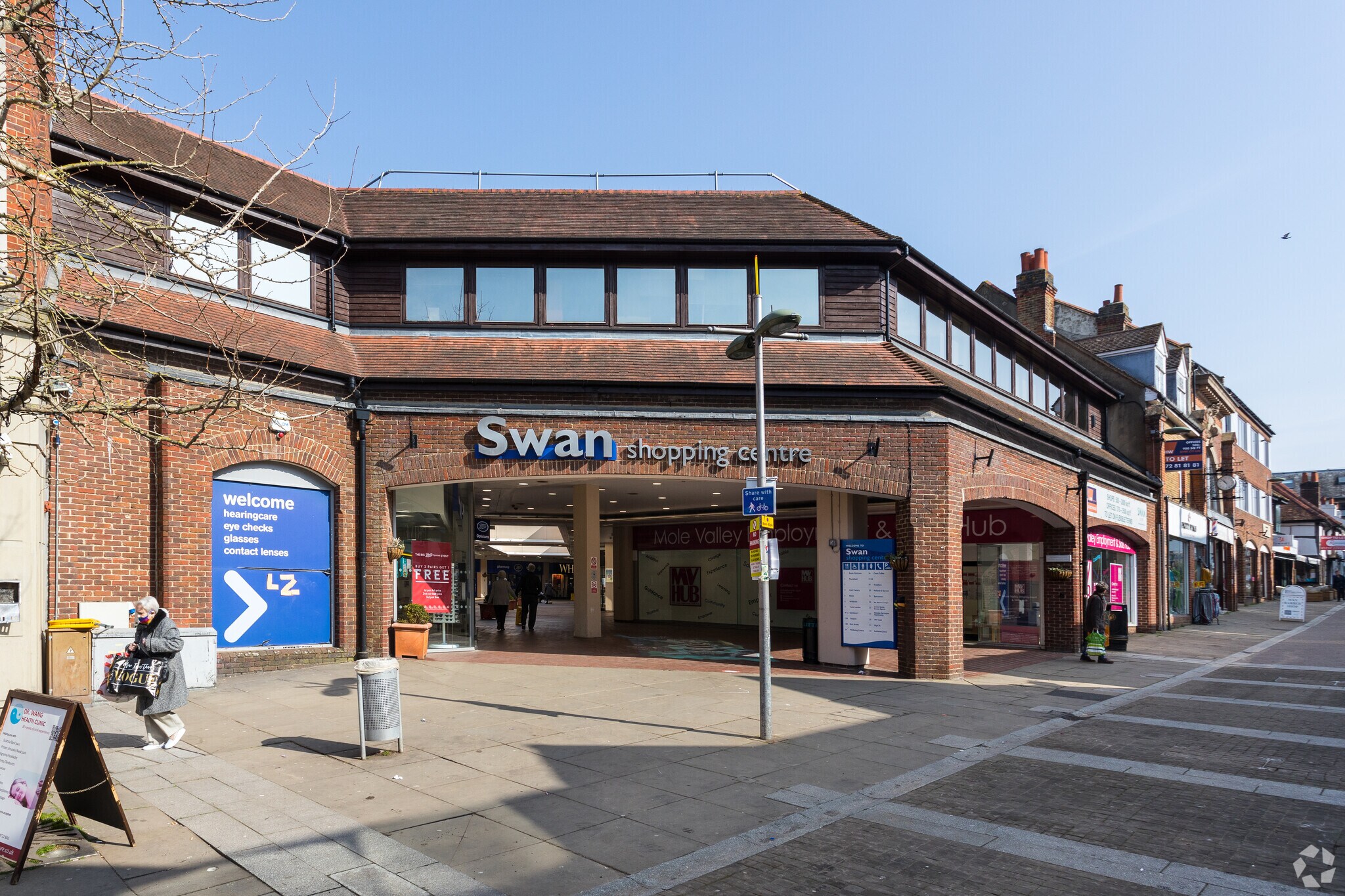 High St, Leatherhead, SRY for Rent
