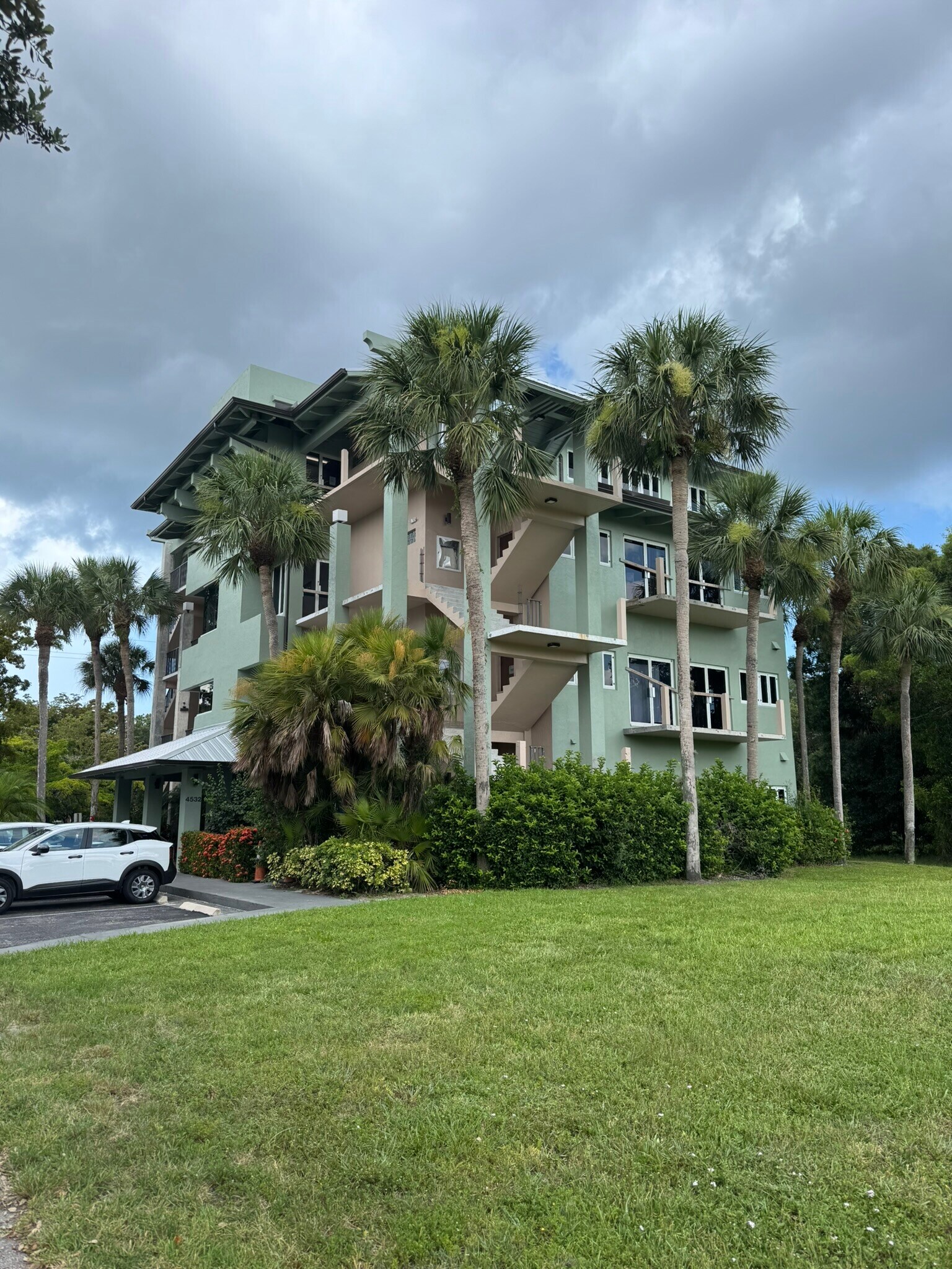 4532 Tamiami Trl E, Naples, FL for Rent
