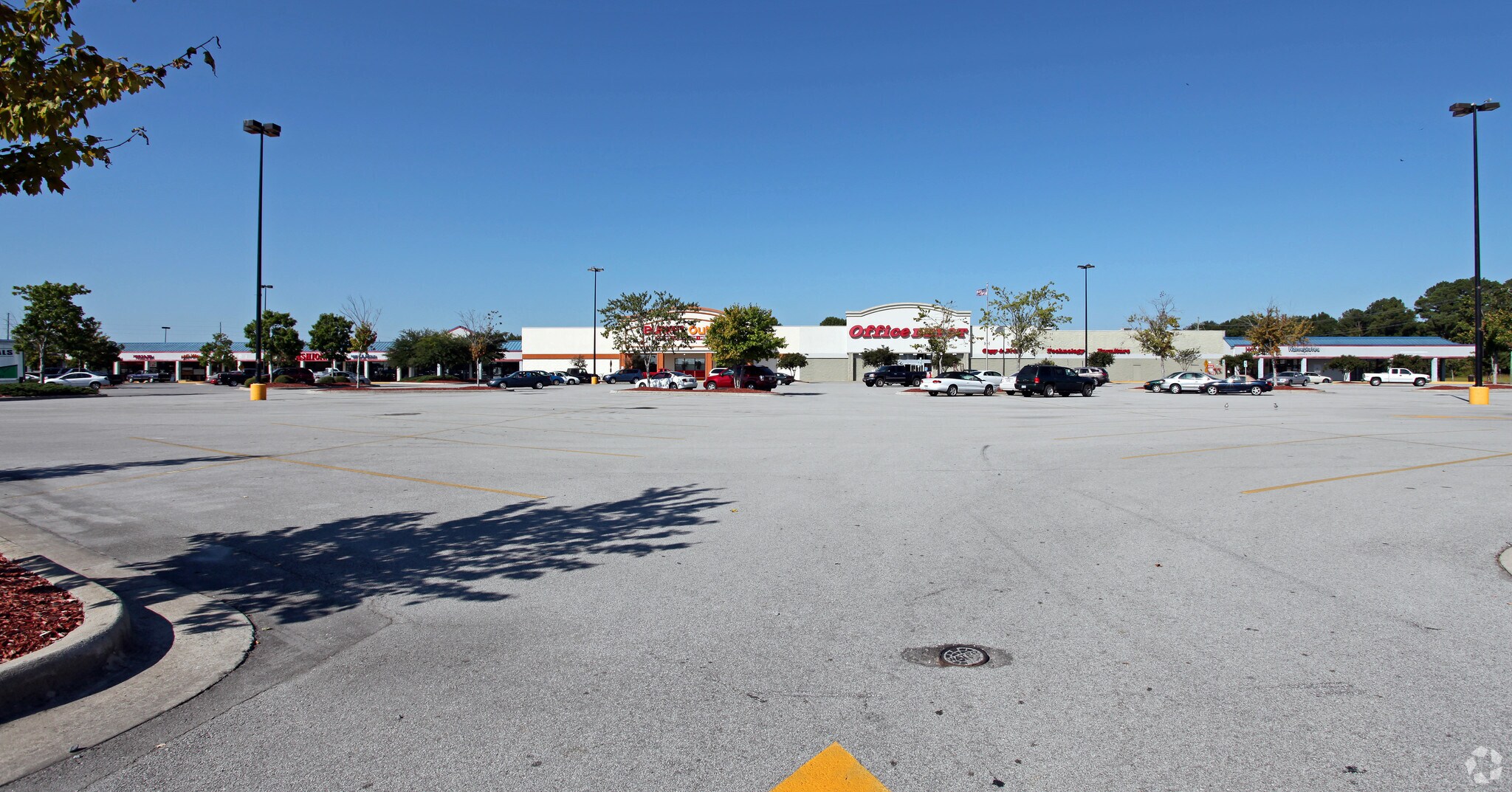 536 Pamlico Plz Washington, NC 27889 Shopping Center Property for