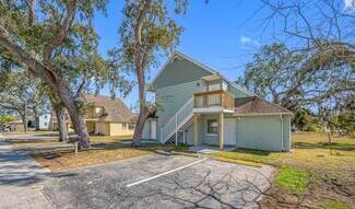 Porter & Beach Apartments