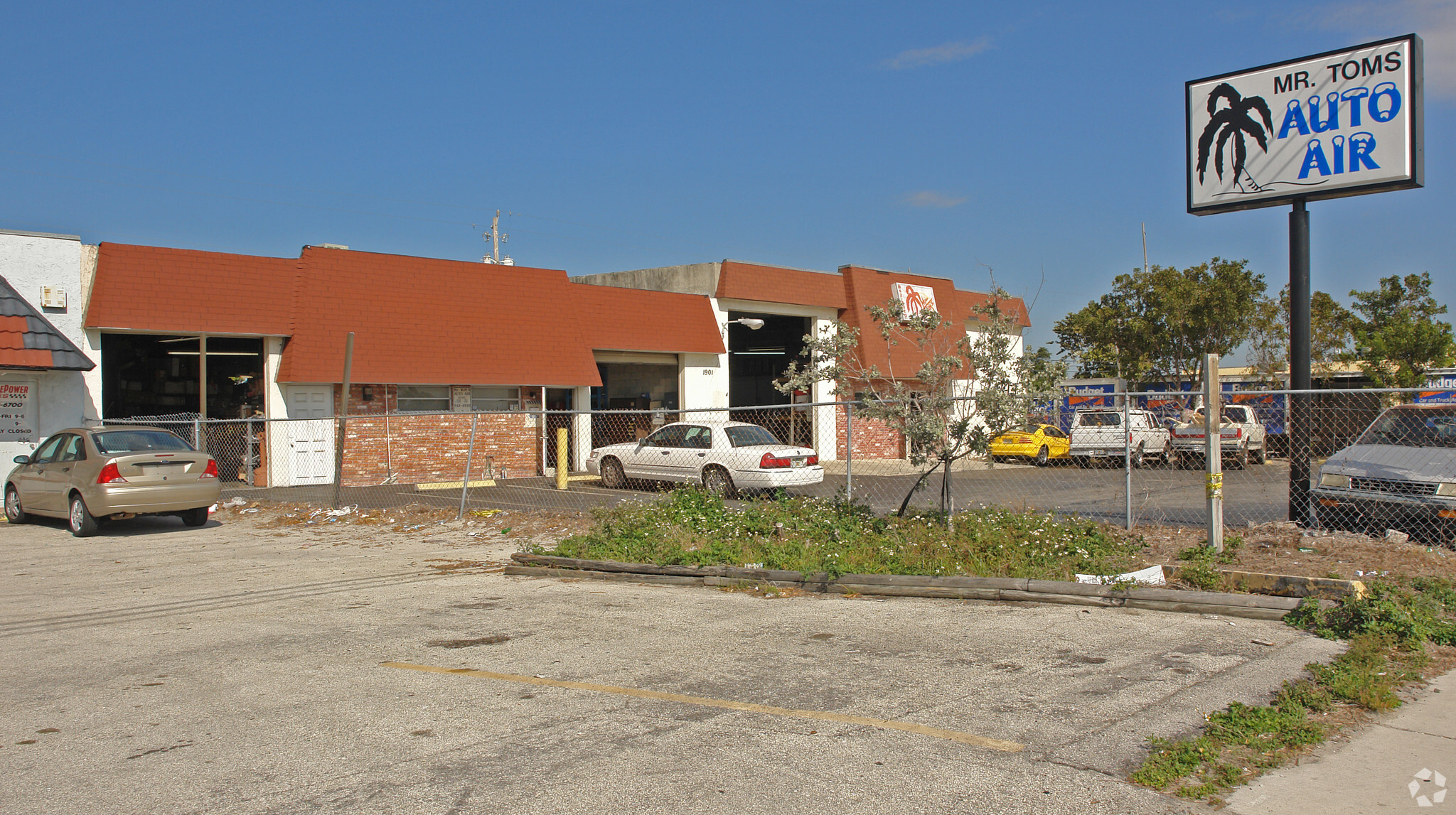 1901 N Dixie Hwy, Pompano Beach, FL for Sale