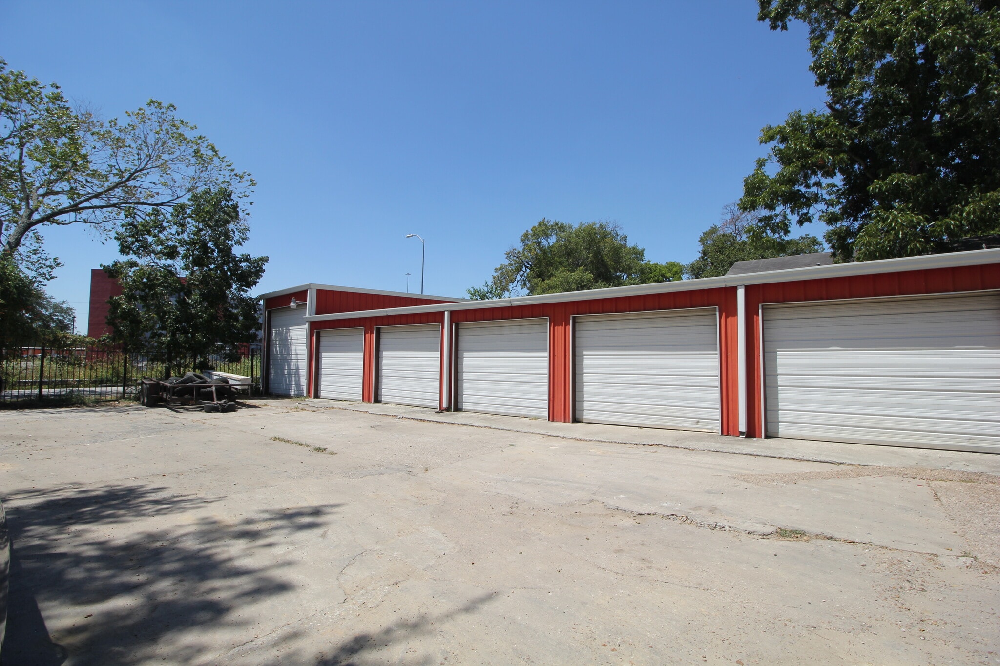 2736 Fennell St, Houston, TX for Rent