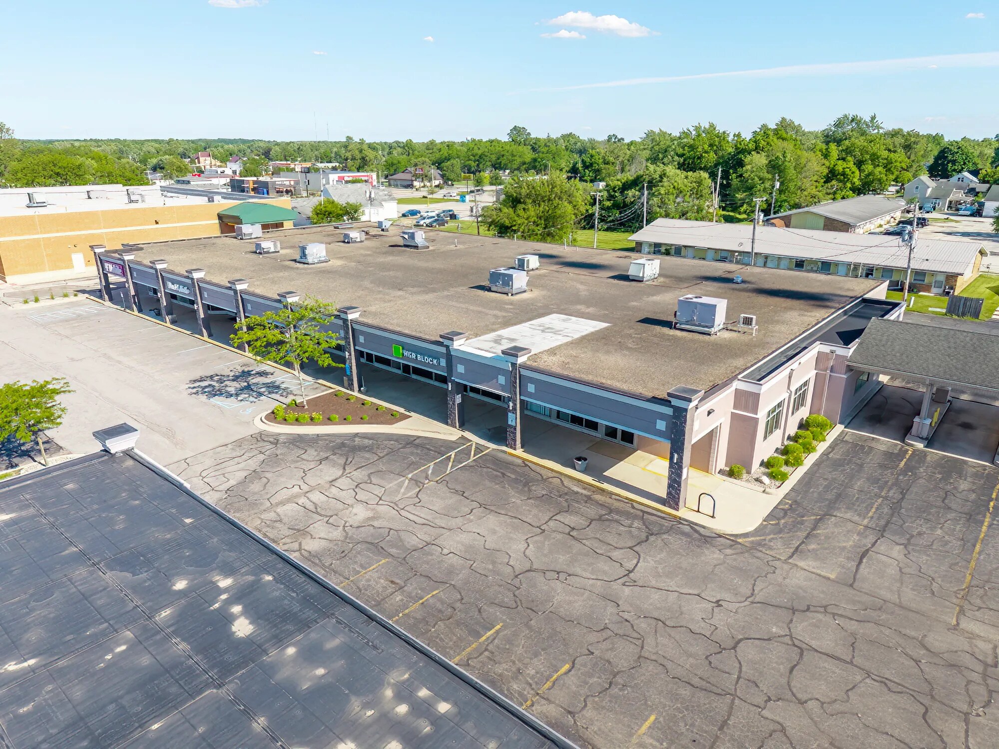 539-545 N Line St, Columbia City, IN for Rent