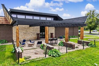 Iowa City, IA Retail - 2525 Highlander Pl