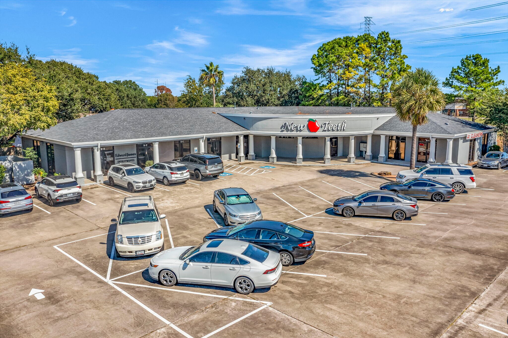 2750 W Main St, League City, TX for Sale