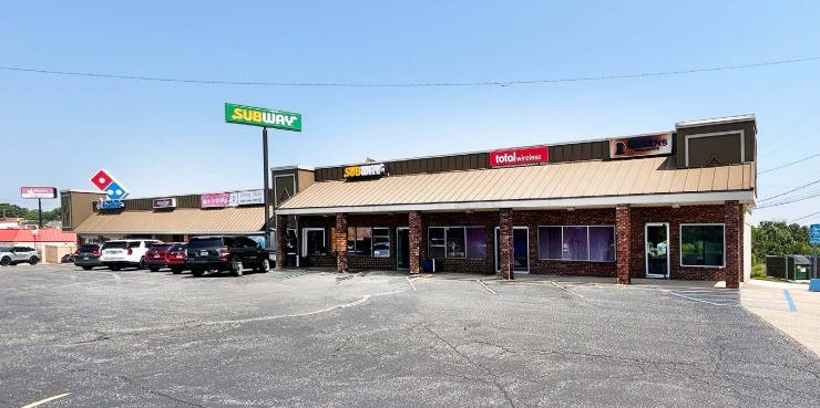 2100-2128 Rock Rd, De Soto, MO for Rent