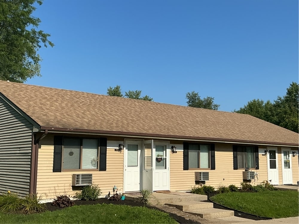 413 S Village St, Pierceton, IN for Sale