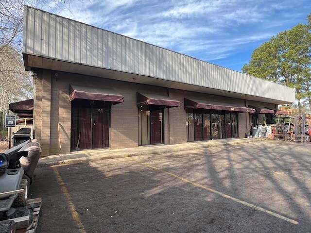 6965 Commercial Dr, Morrow, GA for Sale