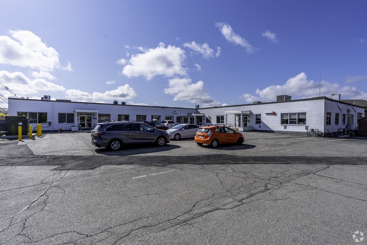 19-29 Needham St, Newton, MA for Rent