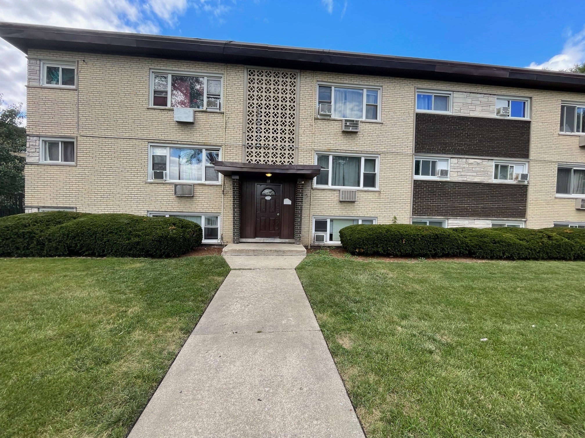 569 N Valerie Ln, Addison, IL for Sale