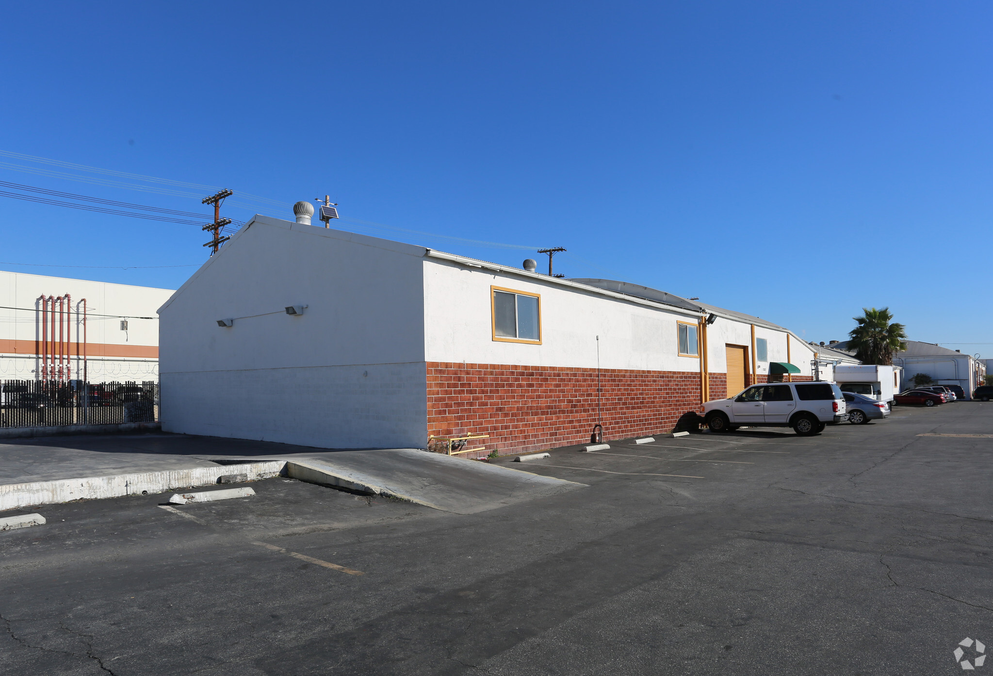 2800-2932 E 54th St, Vernon, CA for Rent