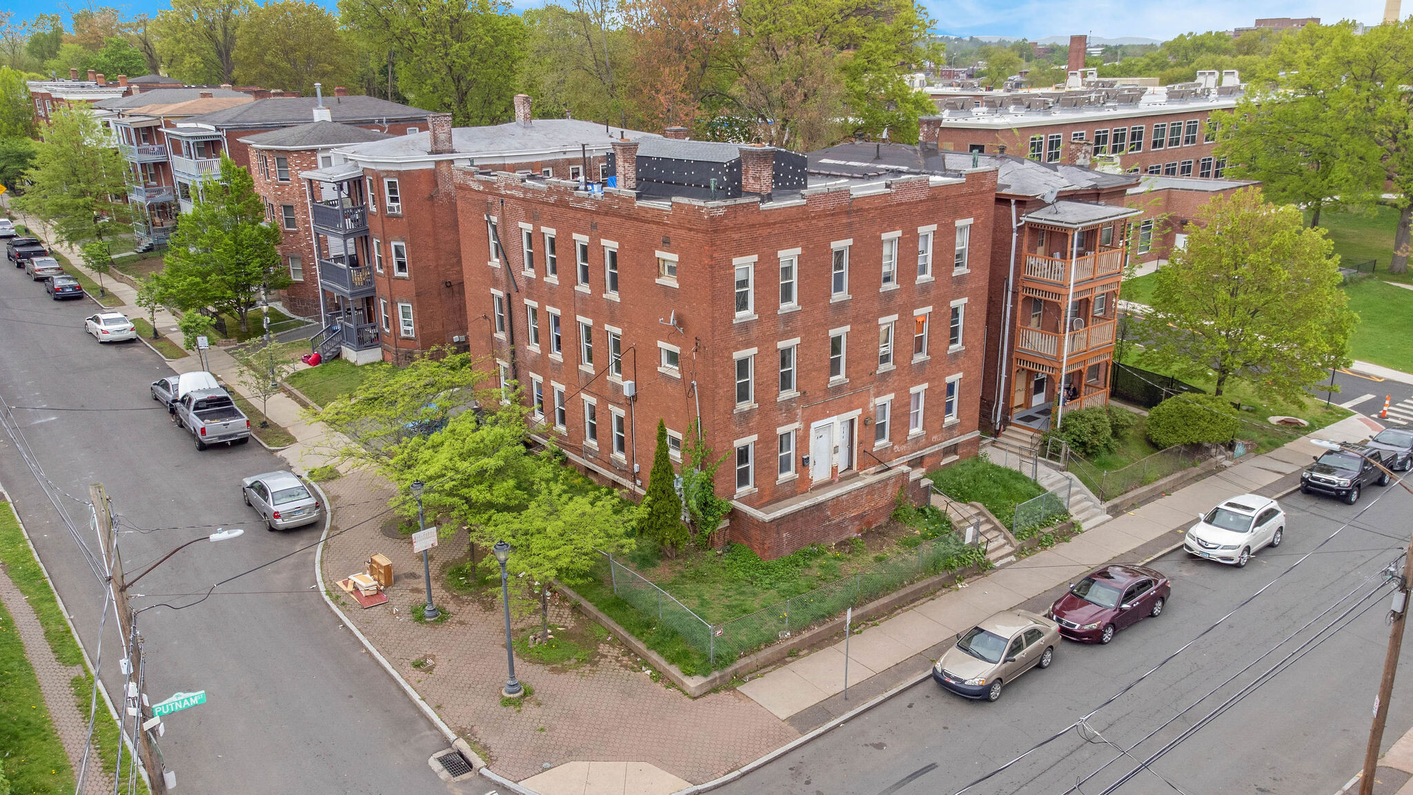 143-145 Putnam St, Hartford, CT for Sale