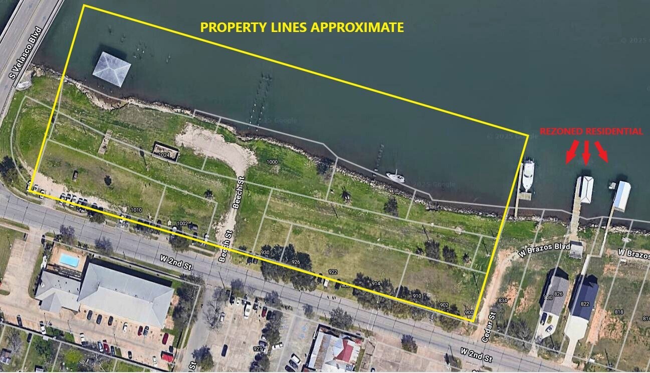 1024 W 2nd St, Freeport, TX for Sale