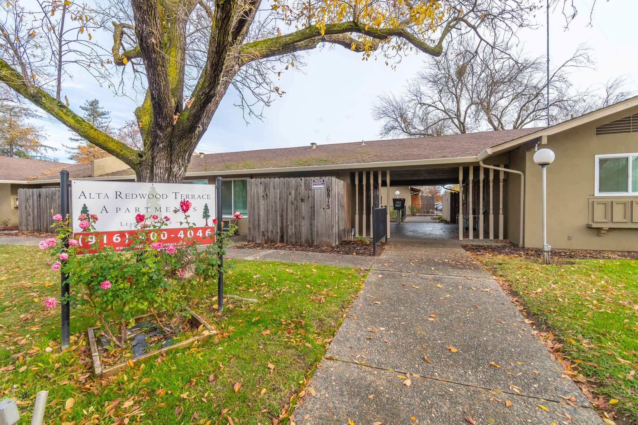 6815 24th St, Sacramento, CA for Sale