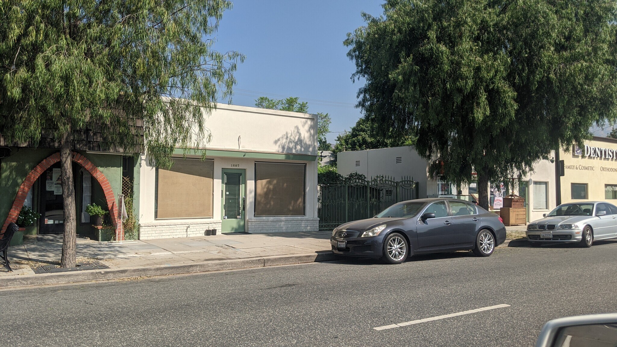 1607 W Burbank Blvd Burbank, CA 91506 Retail Property for Sale on
