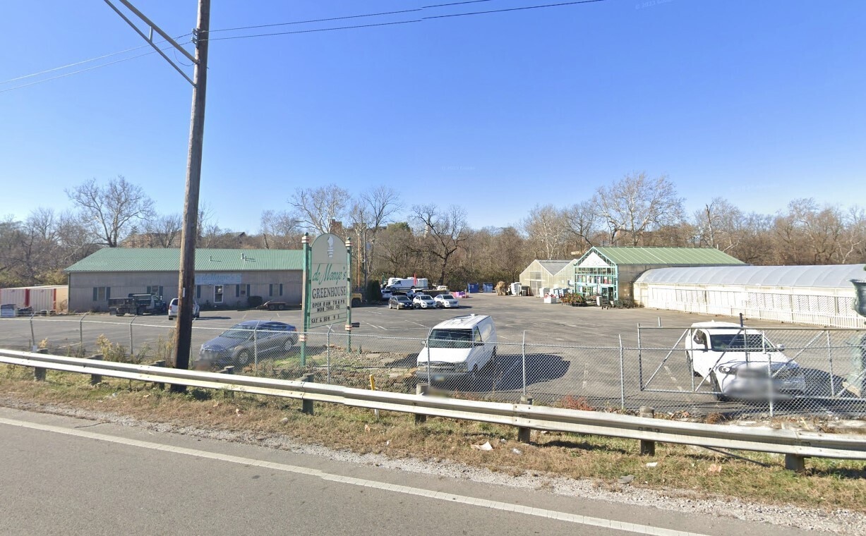 2500 Airport Dr, Columbus, OH for Sale