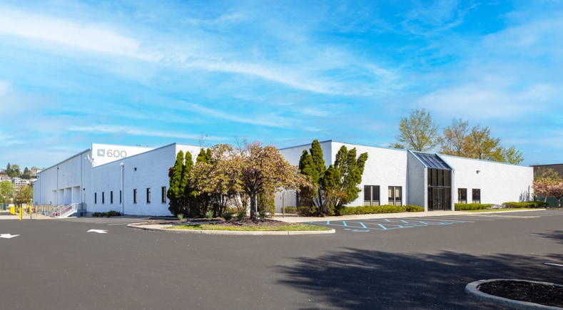 600 16th St, Carlstadt, NJ for Rent