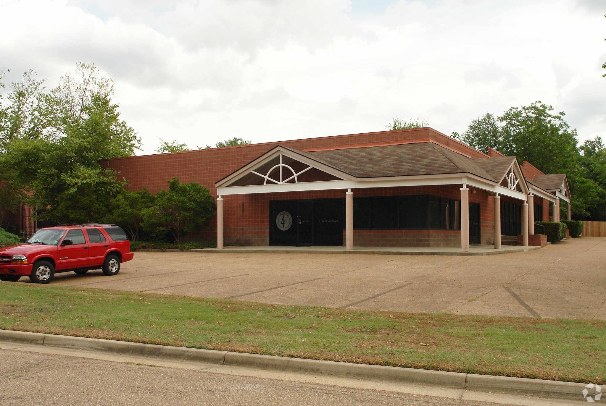 100 Briarwood West Dr, Jackson, MS for Rent