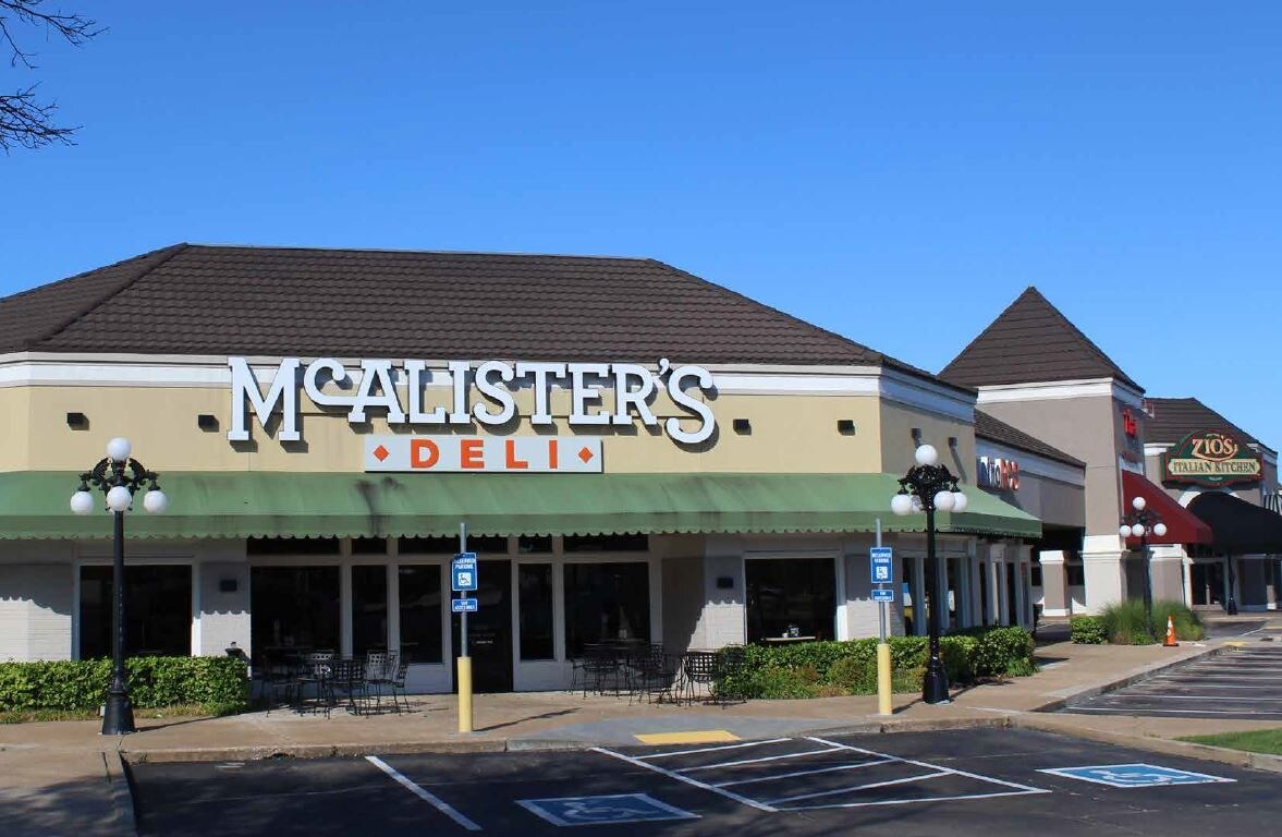 8138 S Lewis Ave, Tulsa, OK for Rent