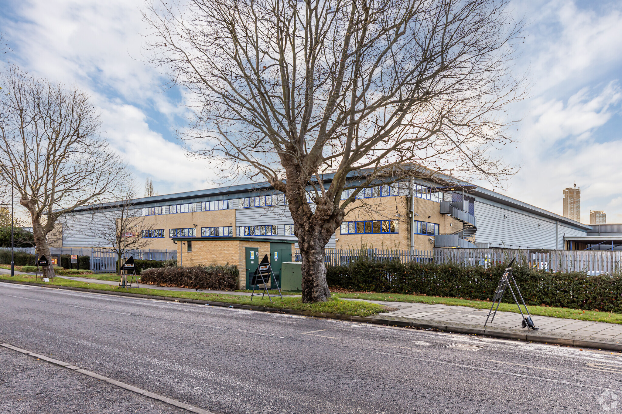 12 Central Way, London, LND for Rent