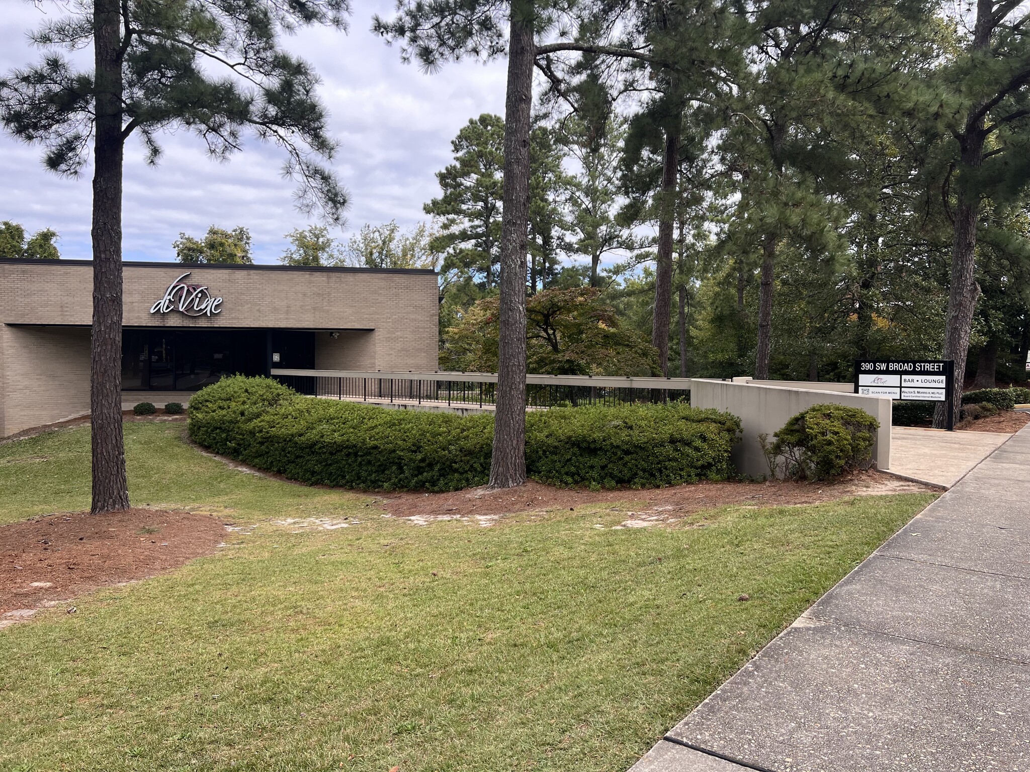 390 SW Broad St, Southern Pines, NC for Rent