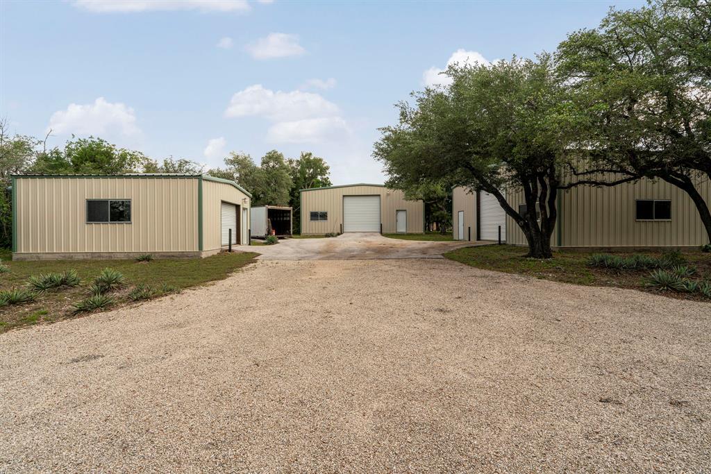 618 County Road 156, Granger, TX for Rent