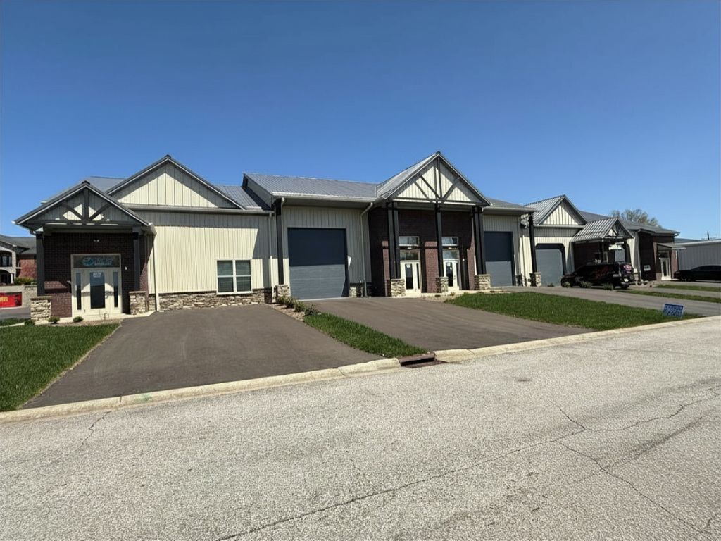 8000 Hardy Way, Sellersburg, IN for Sale