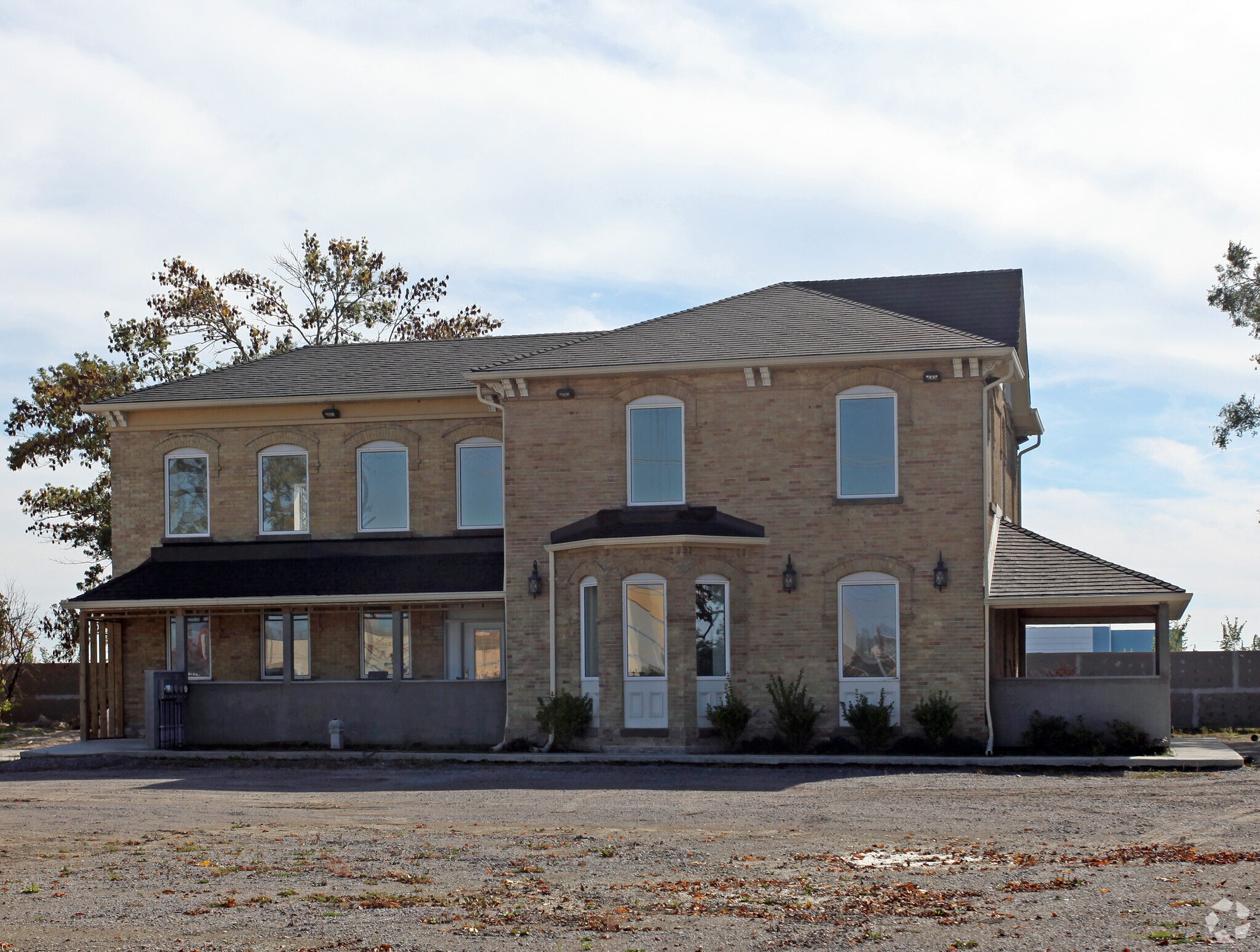 1601 Hopkins St, Whitby, ON for Rent