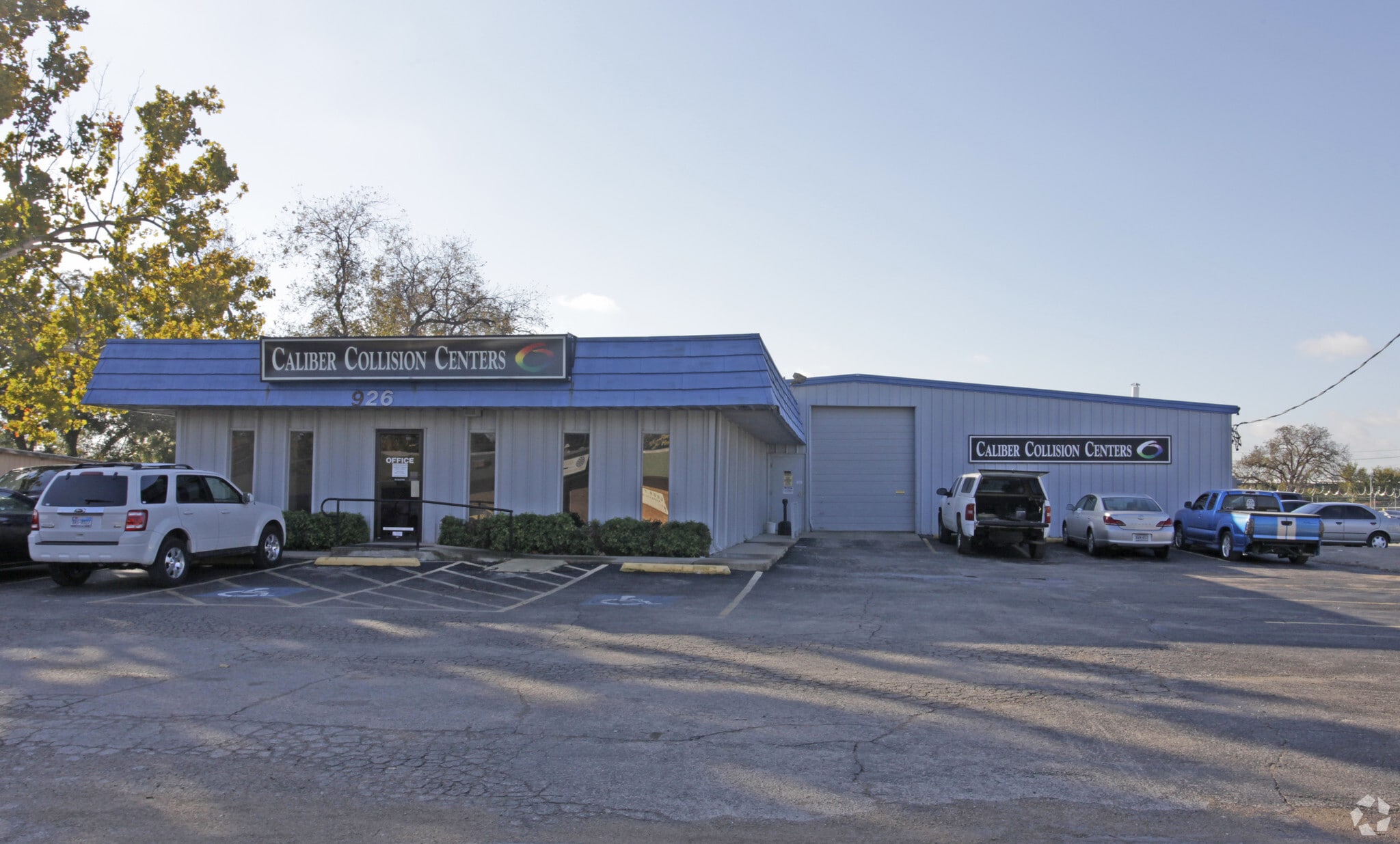 926 W Division St, Arlington, TX for Rent