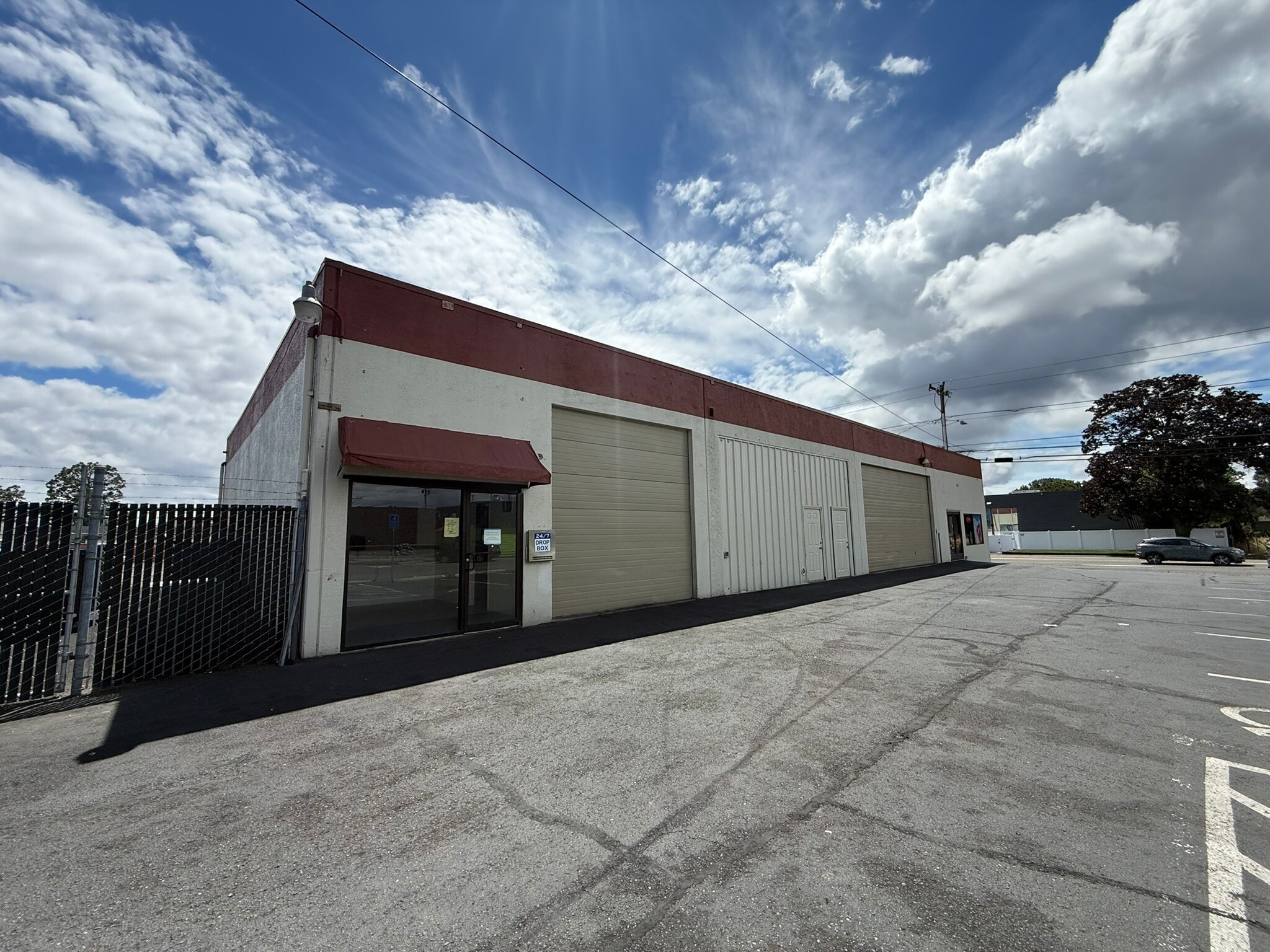 320 Lancaster Dr NE, Salem, OR for Rent