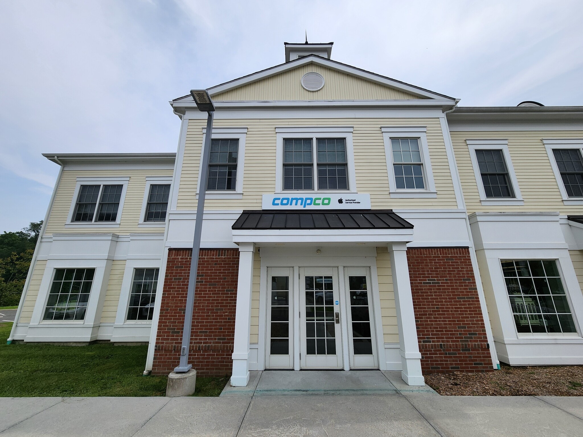 32 Church Hill Rd, Newtown, CT for Rent