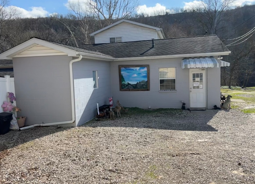 51 Happy Hounds Dr, Charleston, WV for Sale