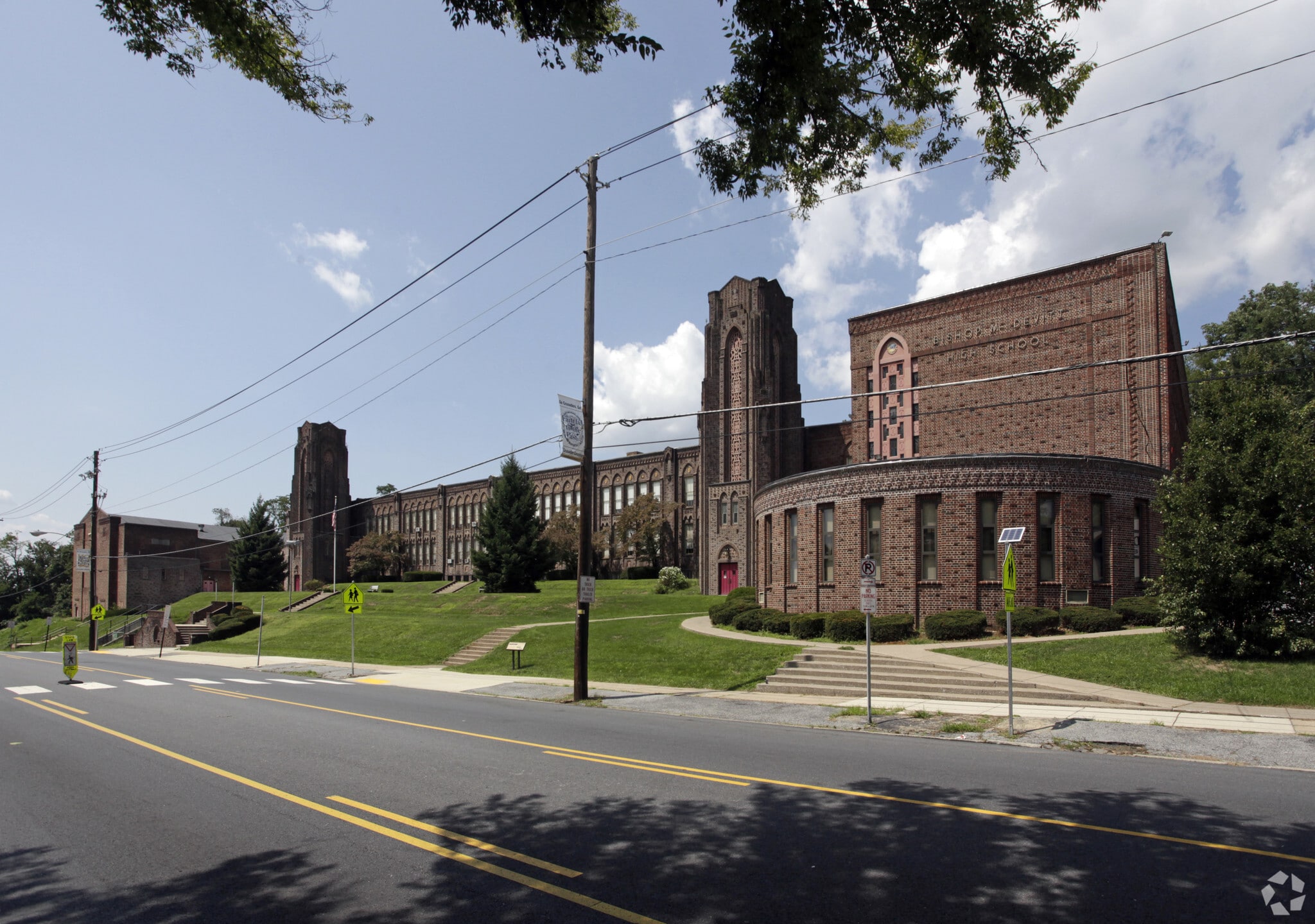 2200 Market St, Harrisburg, PA for Sale