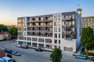 Milwaukee, WI Retail - 211 W Mineral St