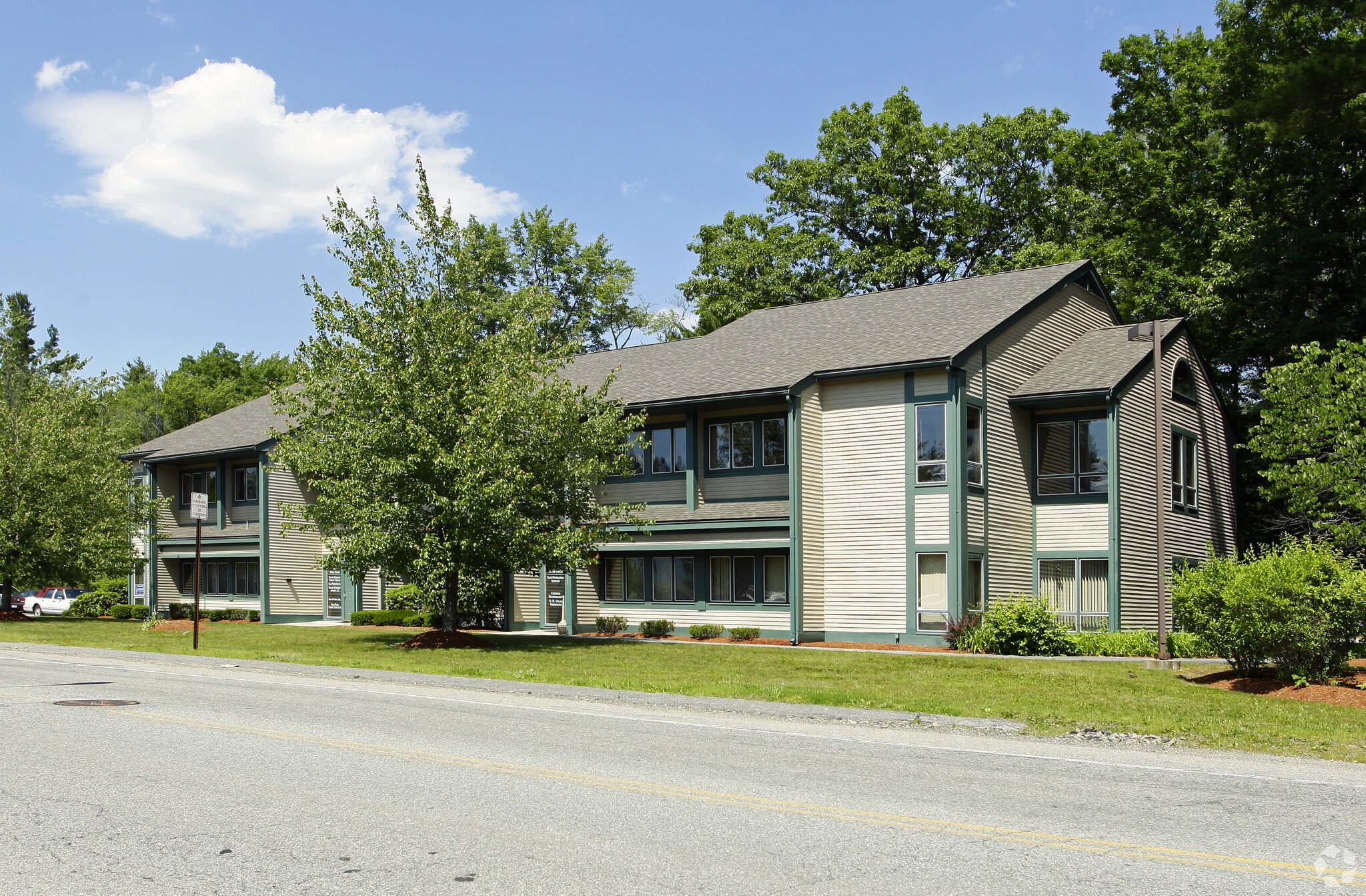 87 Stiles Rd, Salem, NH for Rent