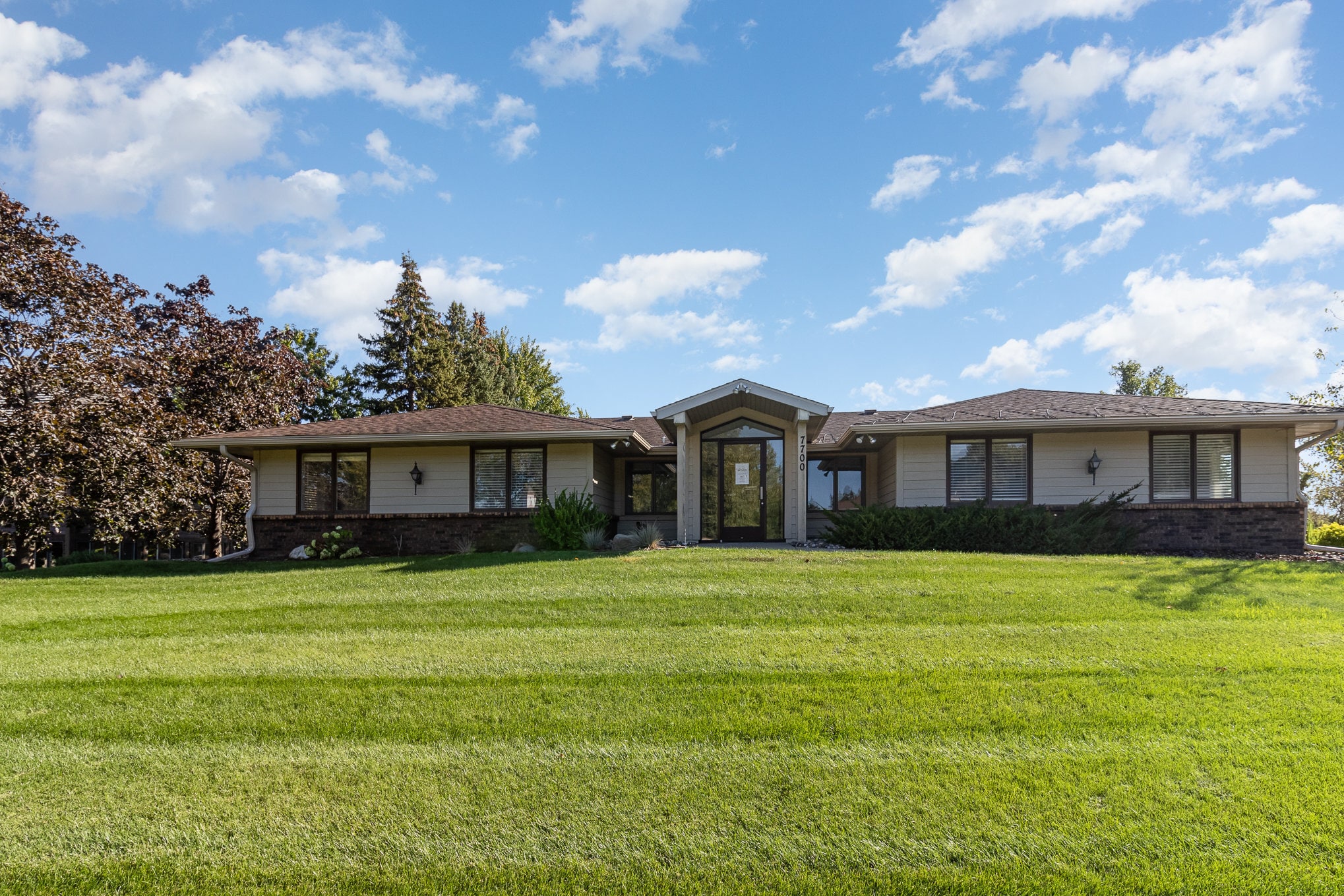 7700 W 145th St, Apple Valley, MN for Sale